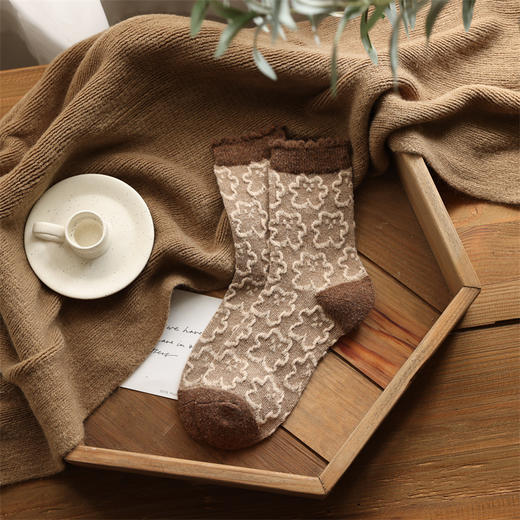 Basic life日系复古小熊中筒袜  加厚保暖羊毛袜 家居袜 商品图6