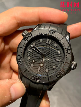 墨黑海马 桀骜登场 欧米茄S+新品海马300系列 陶瓷海马 男士机械腕表