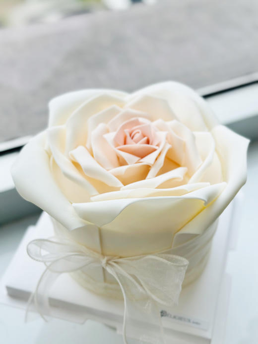 翻糖花瓣造型玫瑰蛋糕 商品图1