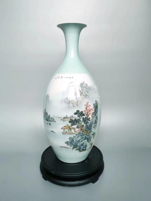 粉彩山水湖光山色赏瓶 商品图0