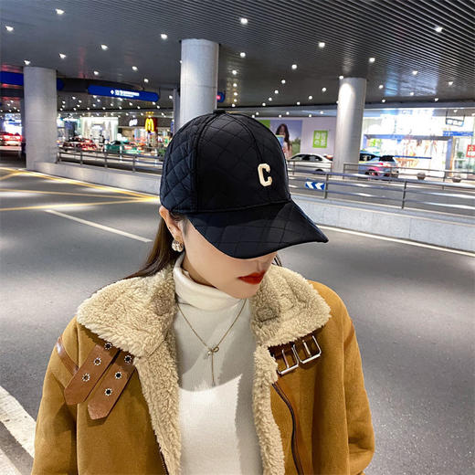 「四色可选！小众设计感」日系羽绒棉压格保暖棒球帽 冬刺绣简约情侣鸭舌帽女配饰 商品图2