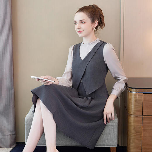 奢姿2025秋季新款时尚简约大码女装胖妹妹木耳边领口设计连衣裙9933860177 商品图2