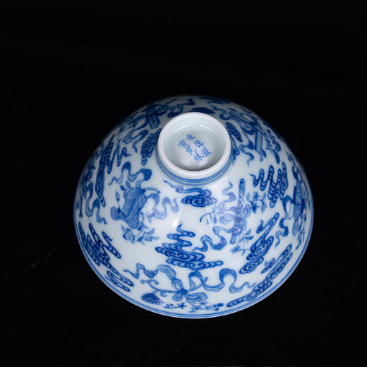 青花祥云八宝鸡心杯 商品图4