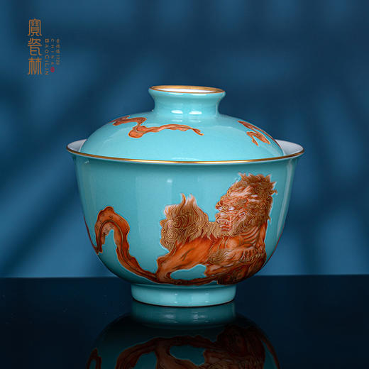 绿地矾红描金狮子绣球纹盖碗 商品图0