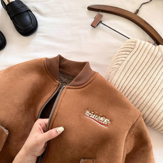 【加绒棒球外套！百搭无烦恼】秋冬新品爆款男女童加厚保暖刺绣，棒球服宝宝拉链衫潮，引领时尚风潮，加绒面料，让孩子个性闪亮 商品图3