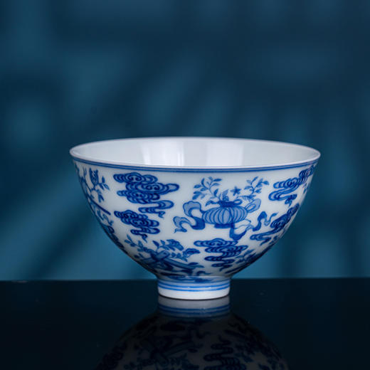 青花祥云八宝鸡心杯 商品图1