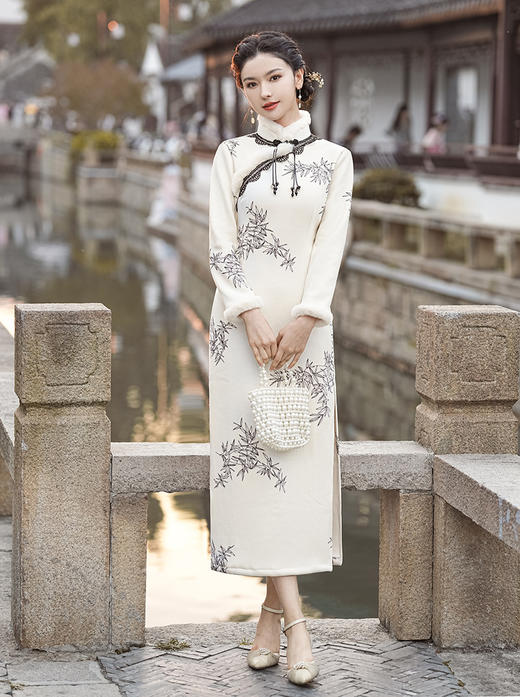 冬季新款，改良旗袍毛领复古白色新中式日常气质长款保暖旗袍XL-23372 商品图1