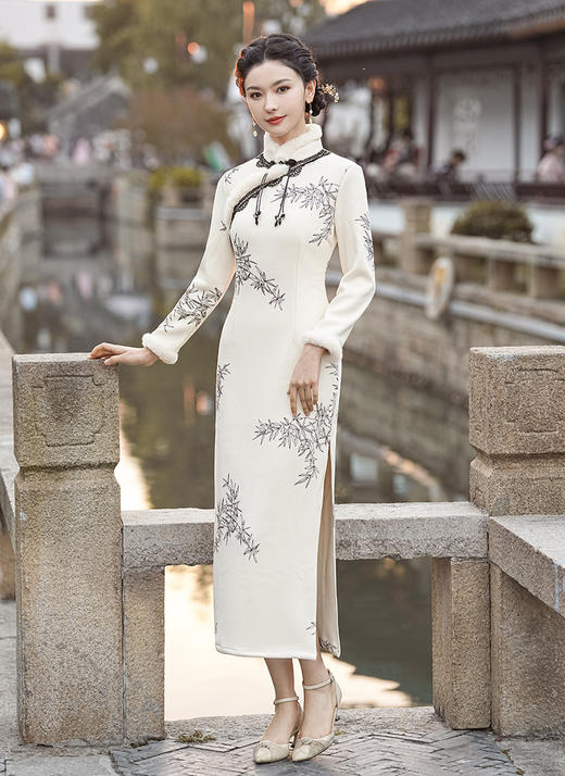 冬季新款，改良旗袍毛领复古白色新中式日常气质长款保暖旗袍XL-23372 商品图2