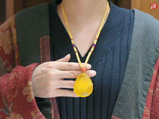 【芳华】蜜蜡水滴形吊坠 商品图5