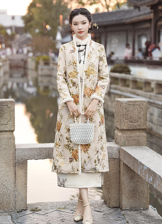 冬季新款，改良旗袍毛领复古白色新中式日常气质长款保暖旗袍XL-23372 商品图4