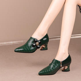 尖头粗跟高跟鞋，花朵金属压花窝窝鞋HY-H3072