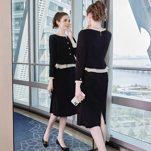 奢姿2025秋装新款时尚简约大码女装休闲百搭纽扣装饰黑撞杏连衣裙9933853321 商品图0