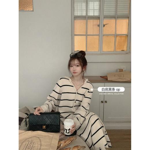 白底黑条M码 金蘑菇菇 甜蜜冬日 日杂条纹 / 松弛休闲感 冬日搭配风格感长袖 商品图0