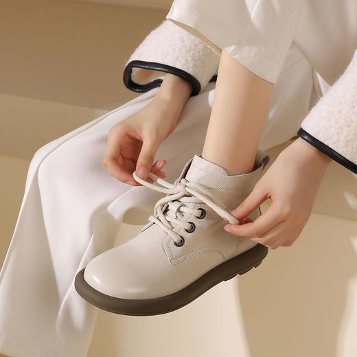 西村名物2023年秋冬季新款马丁鞋软底平底复古舒适圆头马丁靴短靴T23DS44691 商品图3