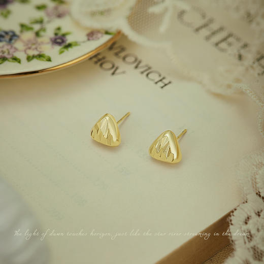 Oflye潮流饰品 流光切面设计感耳钉女新款小众个性气质时尚耳饰 商品图3