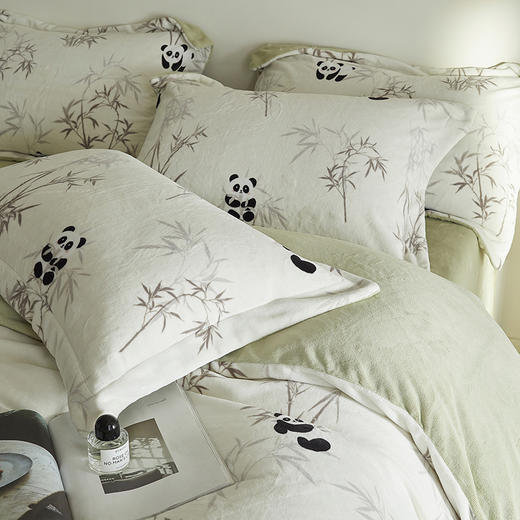 A类【国风熊猫床上四件套】锦芙绒牛奶绒 加厚保暖 冬季珊瑚绒床单被套 商品图1