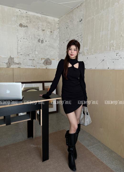 【门店同款】冬季派对复兴-挂脖甜辣连衣裙 155106846 商品图1