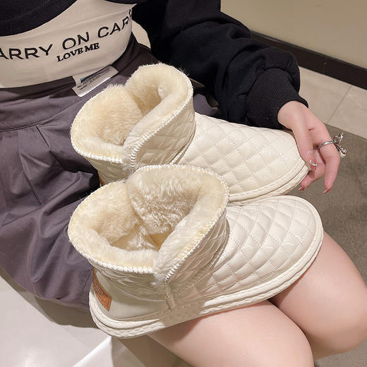 【防水防寒❗️新款雪地靴】柔软舒适 女冬季新款一脚蹬加绒加厚短靴子皮面防水东北大棉鞋 商品图1
