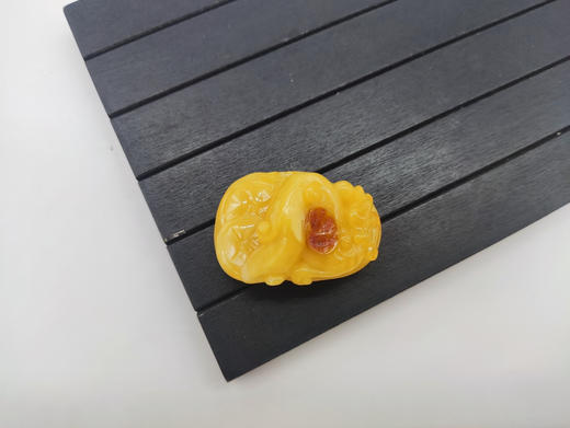 琥珀蜜蜡挂件-26,12.56克 商品图0