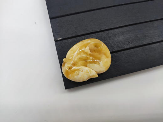琥珀蜜蜡挂件-9,7.67克 商品图1