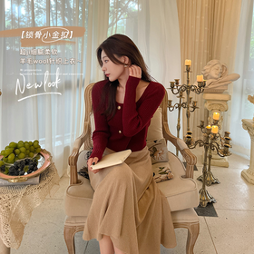 金蘑菇菇【锁骨小金扣】秋季时尚细腻羊毛毛衣针织上衣女～百搭洋气