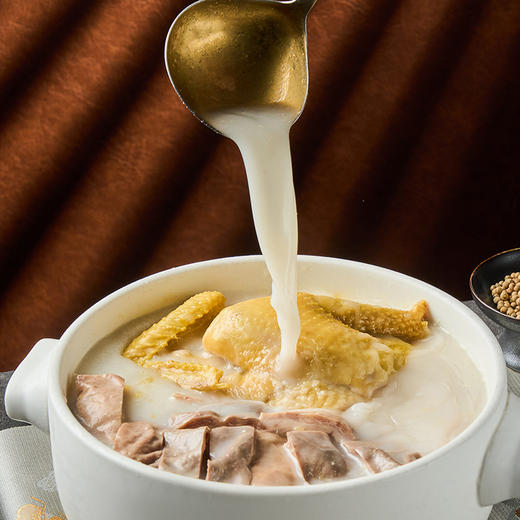 「临家商城」胡椒猪肚鸡｜10分钟鸡汤，鲜嫩广西散养三黄鸡，慢熬老汤，汤色奶白椒香浓郁——临家NearMart 商品图3