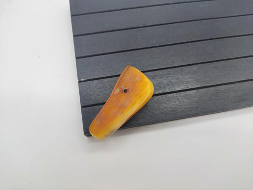 琥珀蜜蜡挂件-3,14.4克 商品图0