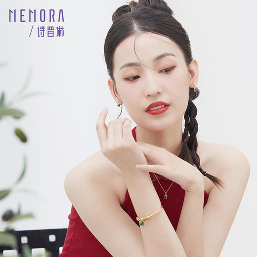 【按克计价黄金1】MEMORA诗普琳和合莲年系列花式足金圆管手镯GW270201 商品图5