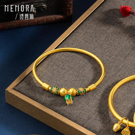 【按克计价黄金1】MEMORA诗普琳和合莲年系列花式足金圆管手镯GW270201 商品图9