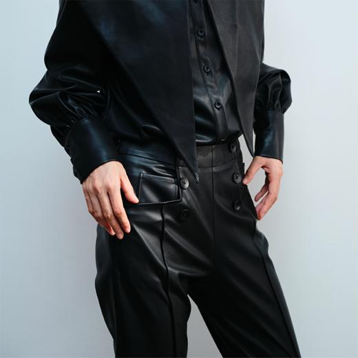 LIYIHAN 小喇叭皮长裤 Y234K13090 商品图4