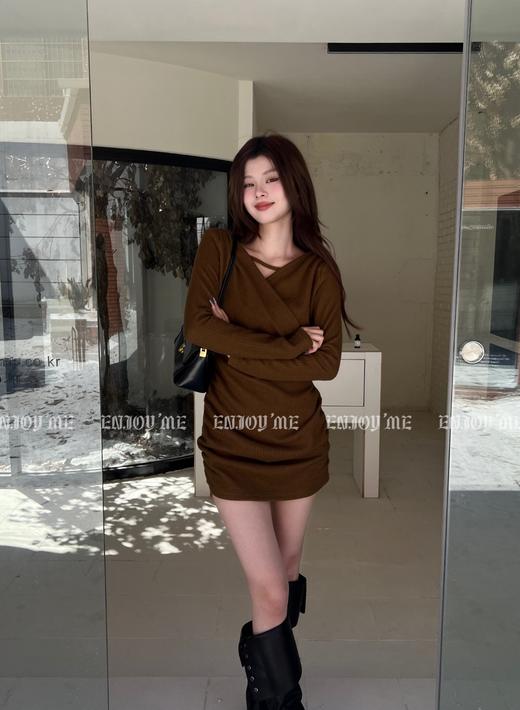 【门店同款】冬季派对复兴-气质V领褶皱连衣裙 154874801 商品图2