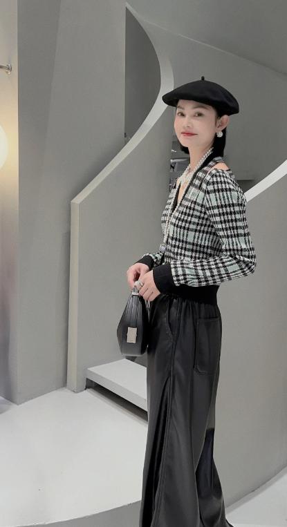 V领挂脖露肩针织开衫 商品图2