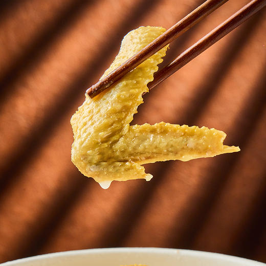 「临家商城」胡椒猪肚鸡｜10分钟鸡汤，鲜嫩广西散养三黄鸡，慢熬老汤，汤色奶白椒香浓郁——临家NearMart 商品图1