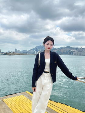 是谁还没GET超减龄的#学院风针织衫呀！