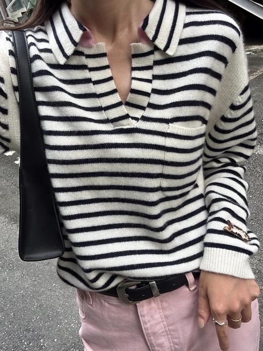 条纹POLO领条纹羊绒毛衣 小猫刺绣落肩袖宽松针织衫 源自内蒙的山羊绒 顺滑温润 手感柔软蓬松 宽松慵懒 经典法式剪刀V领 撞色白条拼接G0645 商品图1