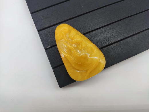 琥珀蜜蜡挂件-27,16.72克 商品图0