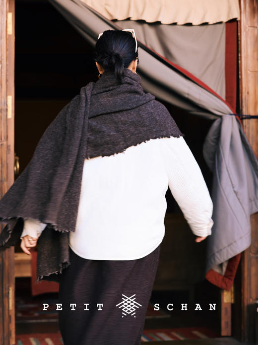 PETIT SCHAN小闪 ACC#012 talking to yak 对牛谈情 牦牛绒手纺纱羊绒小圈纱游牧风格大披肩 商品图3
