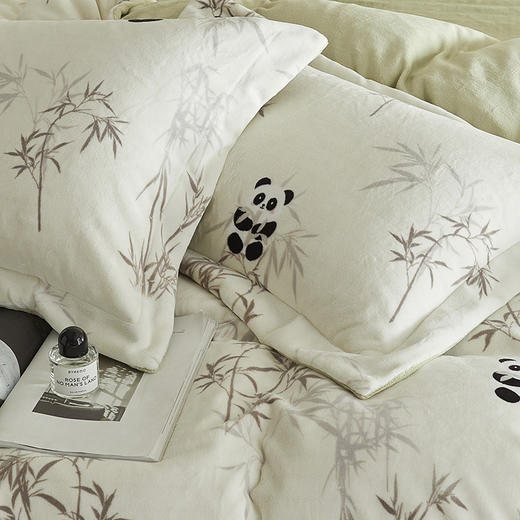 A类【国风熊猫床上四件套】锦芙绒牛奶绒 加厚保暖 冬季珊瑚绒床单被套 商品图3