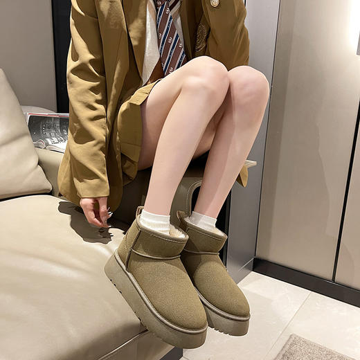 【显高耐磨底❗️加绒雪地靴】可甜可盐 舒适耐穿 秋冬新款棉鞋女保暖时尚百搭厚底磨砂面加绒加厚毛雪地靴大码 商品图1