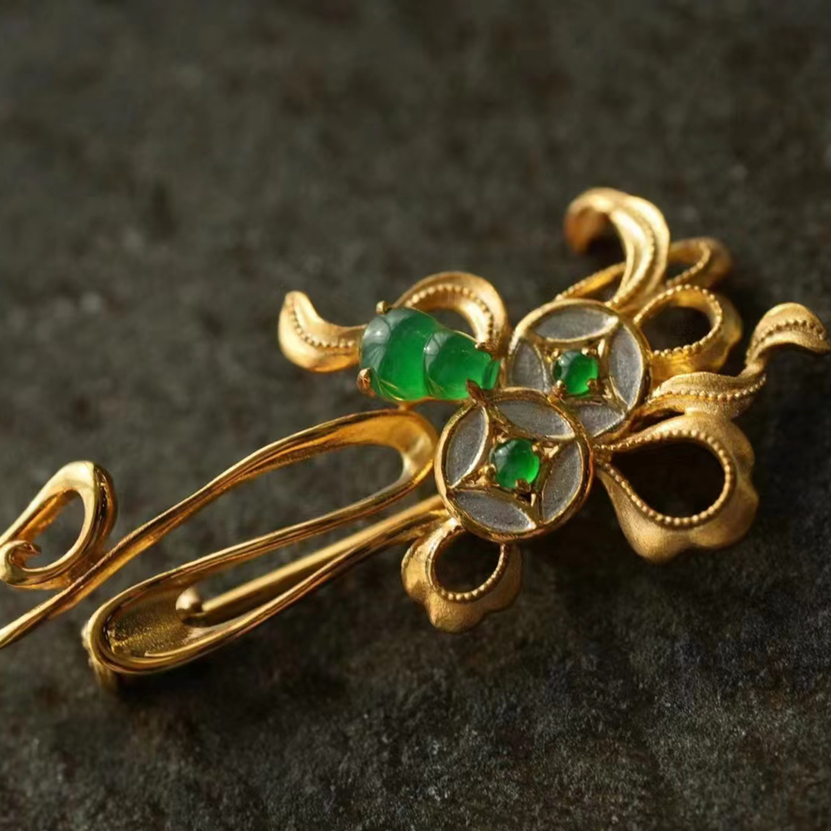 龢盒原创 福禄小‮爱可‬的中‮胸式‬针