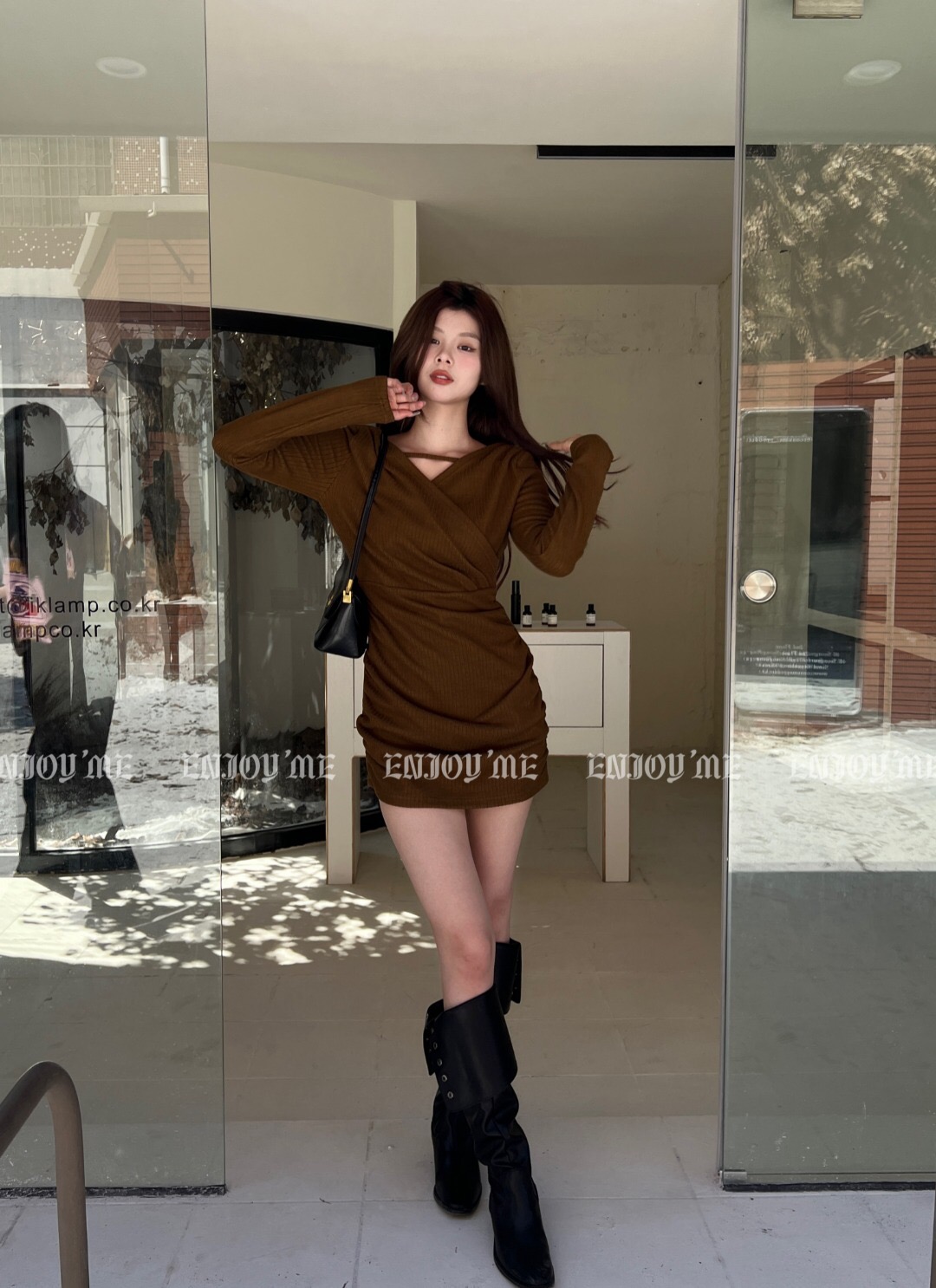 【门店同款】冬季派对复兴-气质V领褶皱连衣裙 154874801