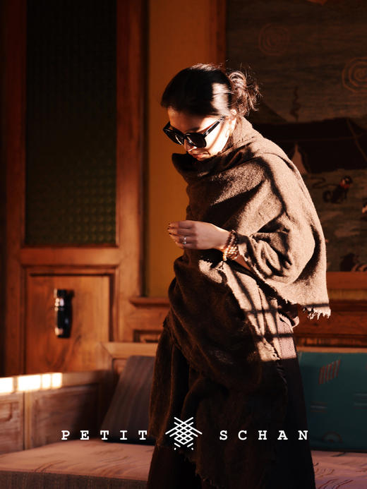 PETIT SCHAN小闪 ACC#012 talking to yak 对牛谈情 牦牛绒手纺纱羊绒小圈纱游牧风格大披肩 商品图0