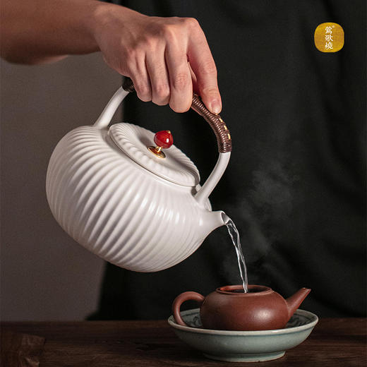 【莺歌烧旗舰店】雪花釉菱瓣陶壶 商品图0