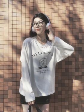 冬日的阳光是沁人心脾的，一如我今天的装扮