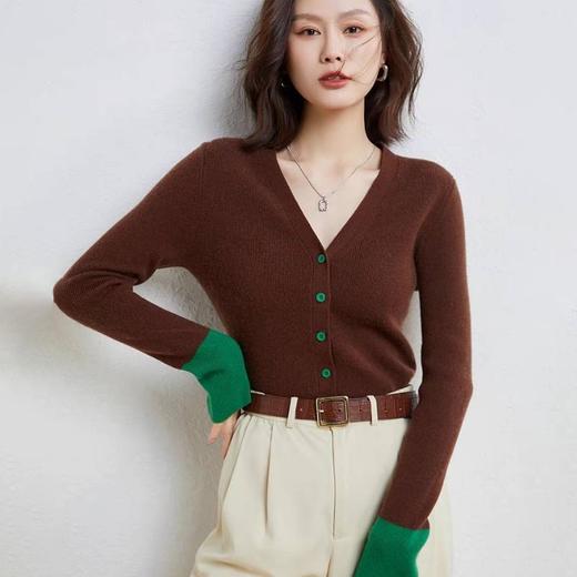 【秋冬时尚搭配】雾感喇叭袖拼色羊绒开衫 V领百搭条纹针织开衫 修身显瘦轻盈合体 柔软细腻温柔高雅 商品图4