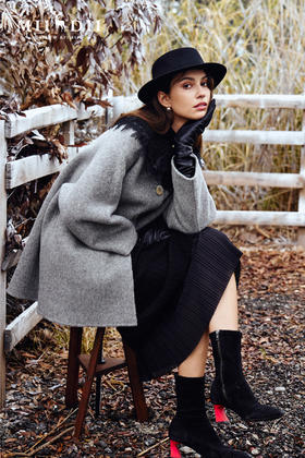 复古圆领款舒适精悍，实穿与造型感兼具，蓬松柔和不易变形