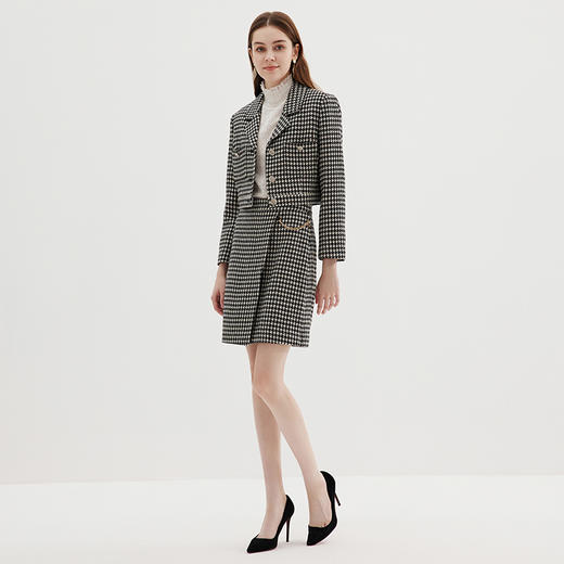 EITIE爱特爱冬季新款气质显瘦时尚短外套7203907 商品图3