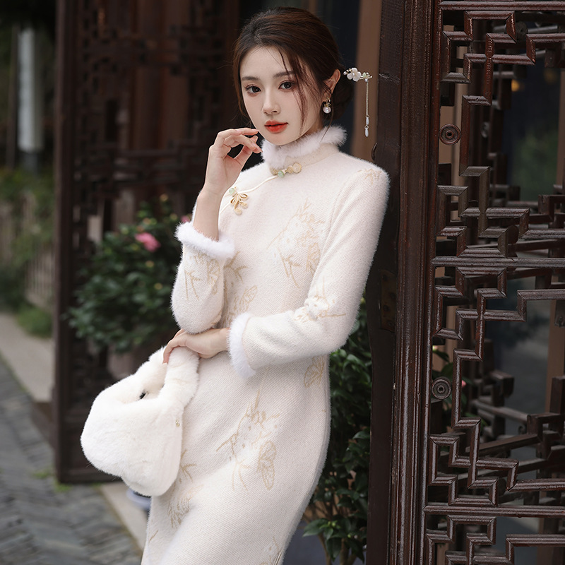 秋冬新款，气质仿水貂复合超柔中长款女士清新年轻款改良旗袍MLS-6826