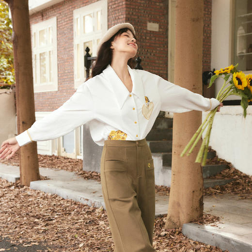 两三事梵高文艺日心说2023冬季新款向日葵绣花爱心拼布长袖衬衫女 商品图1