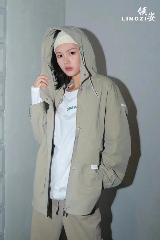 三楼领姿风衣 商品图1